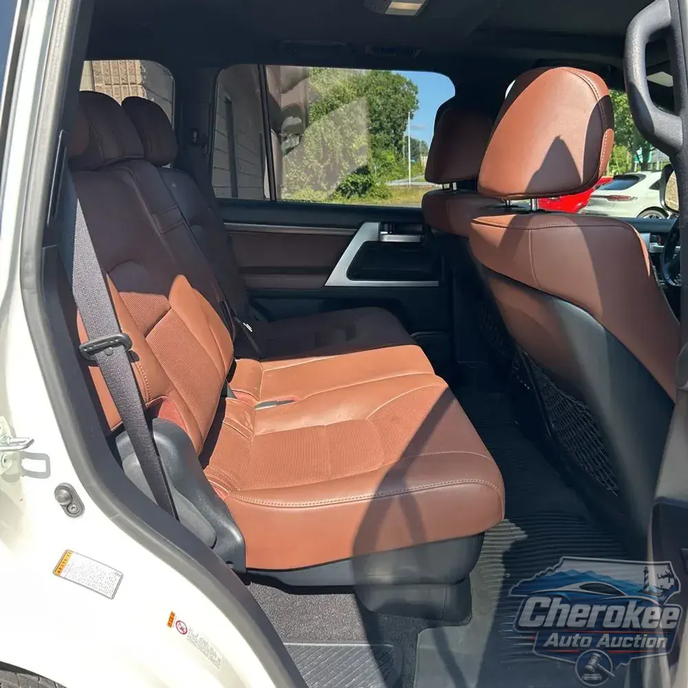 2019 Toyota Land Cruiser Base