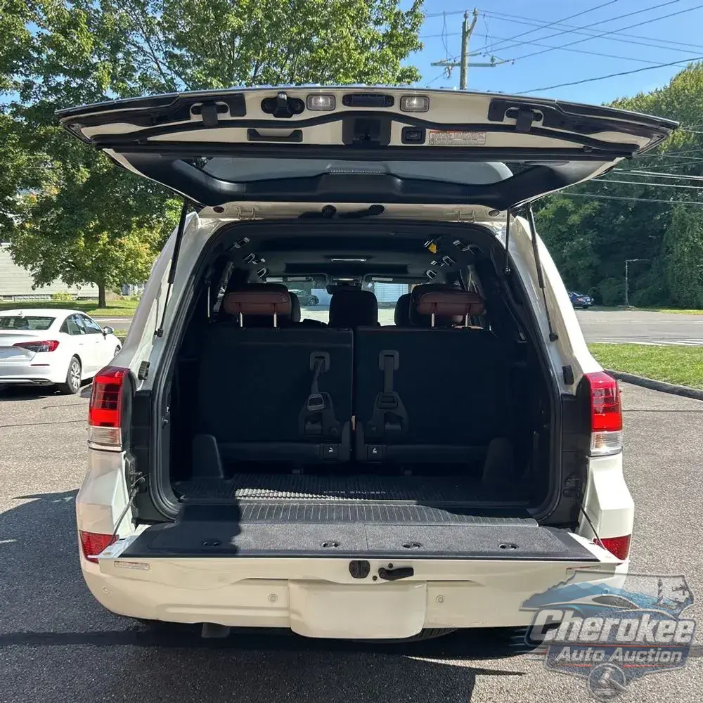 2019 Toyota Land Cruiser Base