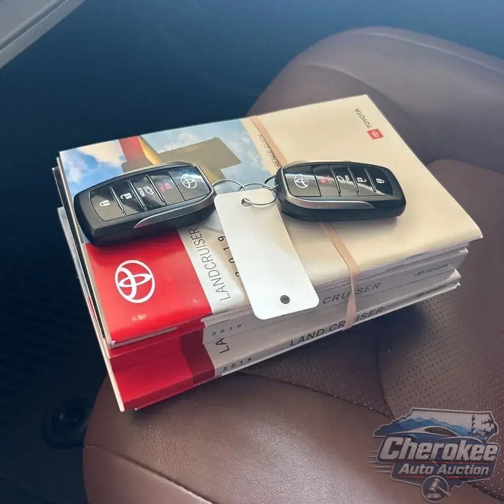 2019 Toyota Land Cruiser Base