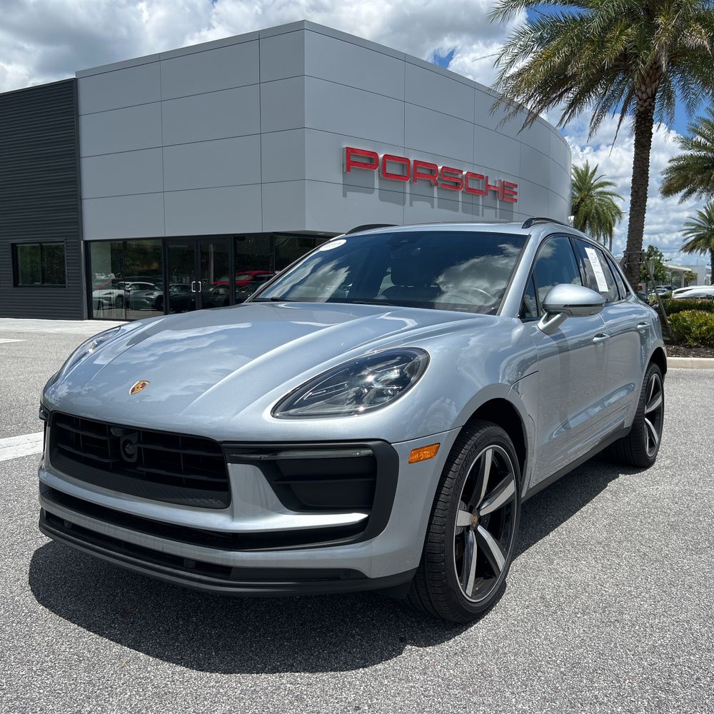2024 Porsche Macan Base