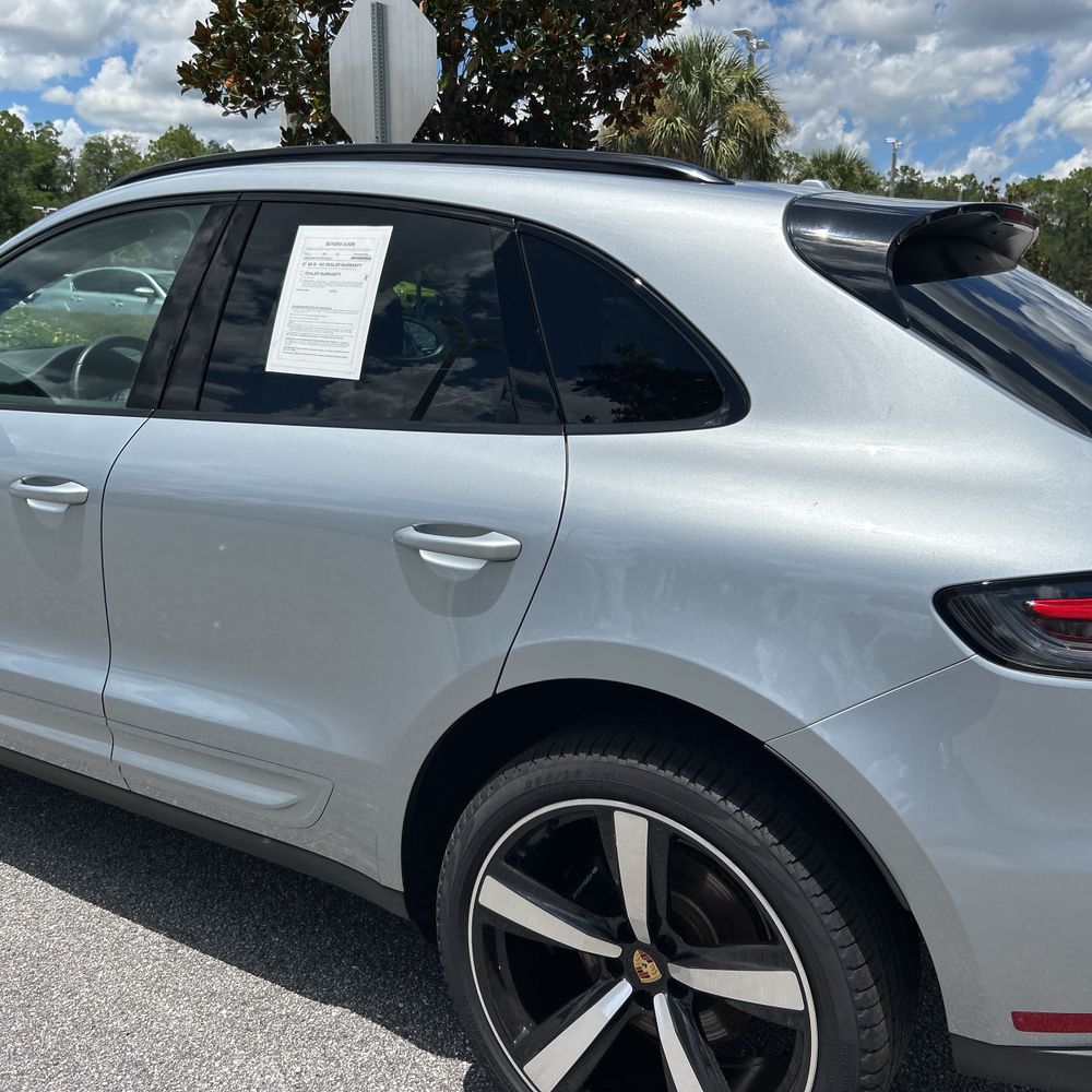 2024 Porsche Macan Base