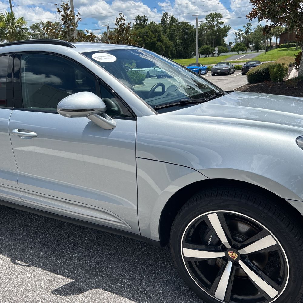 2024 Porsche Macan Base