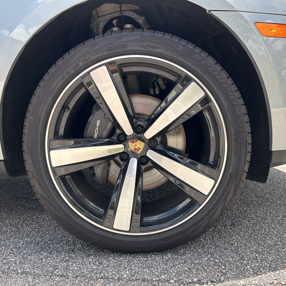 2024 Porsche Macan Base