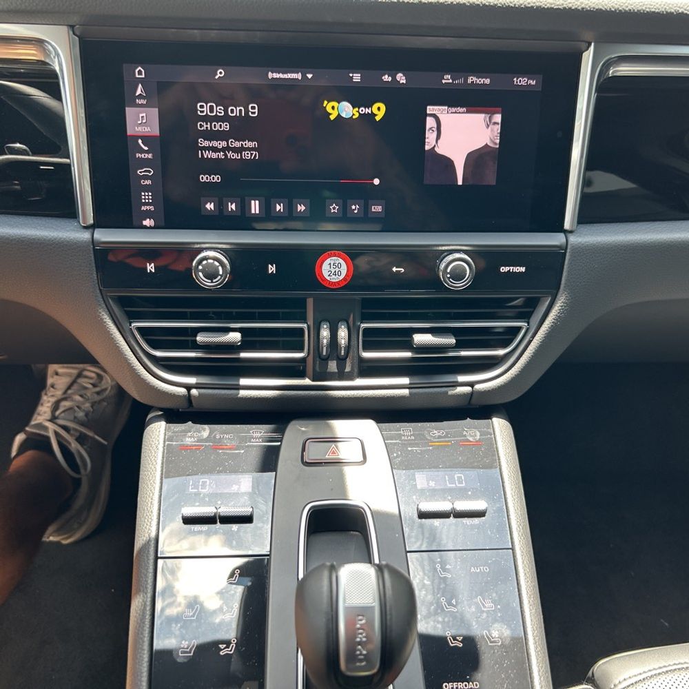 2024 Porsche Macan Base