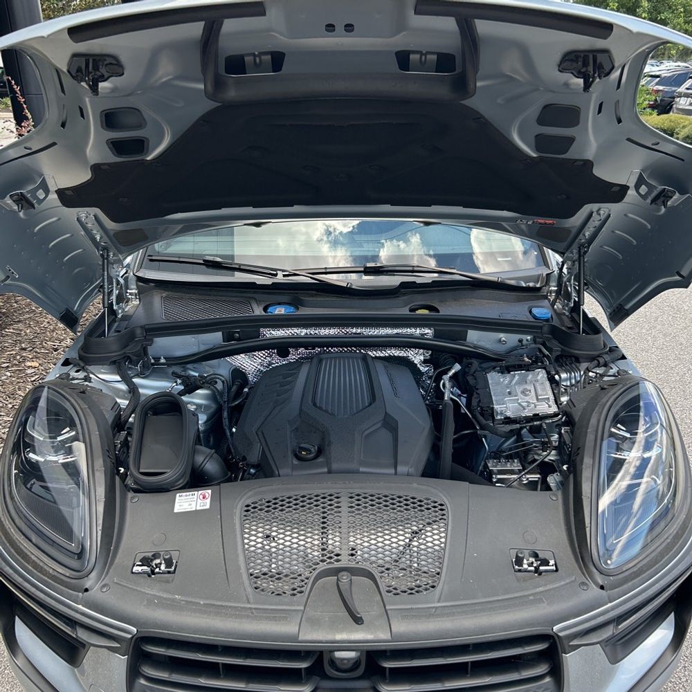 2024 Porsche Macan Base