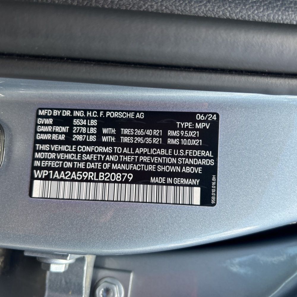 2024 Porsche Macan Base