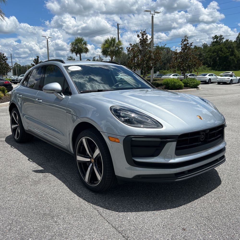2024 Porsche Macan Base