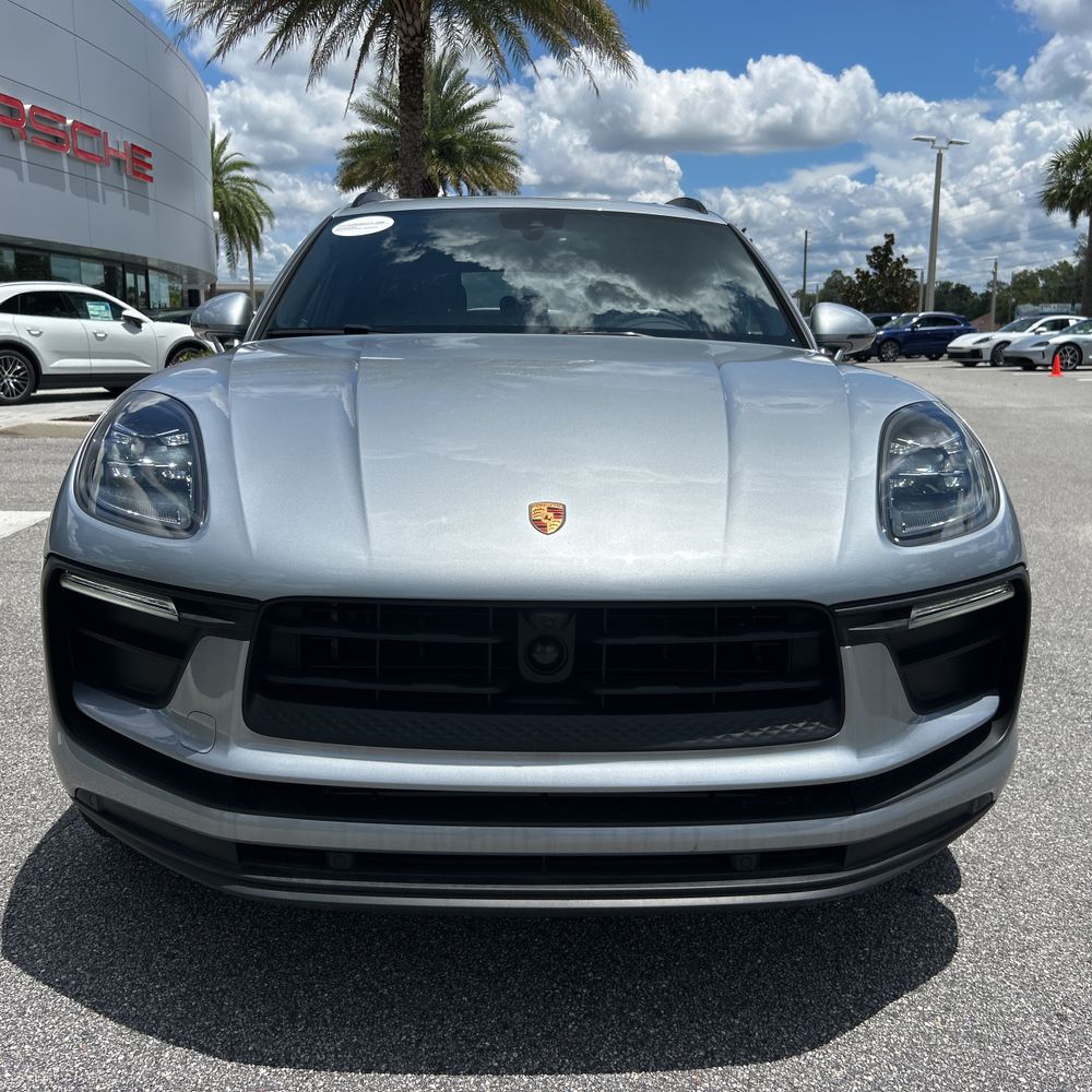2024 Porsche Macan Base