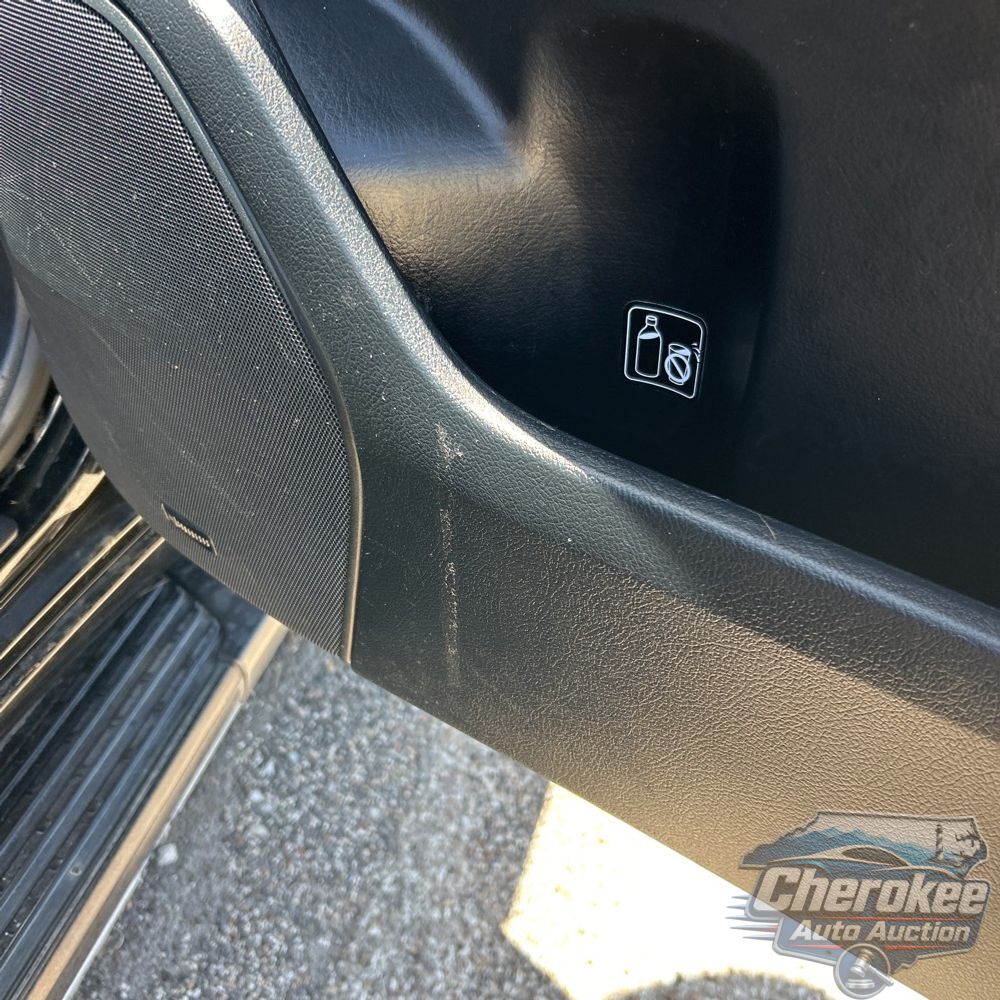 2016 Toyota Land Cruiser Base
