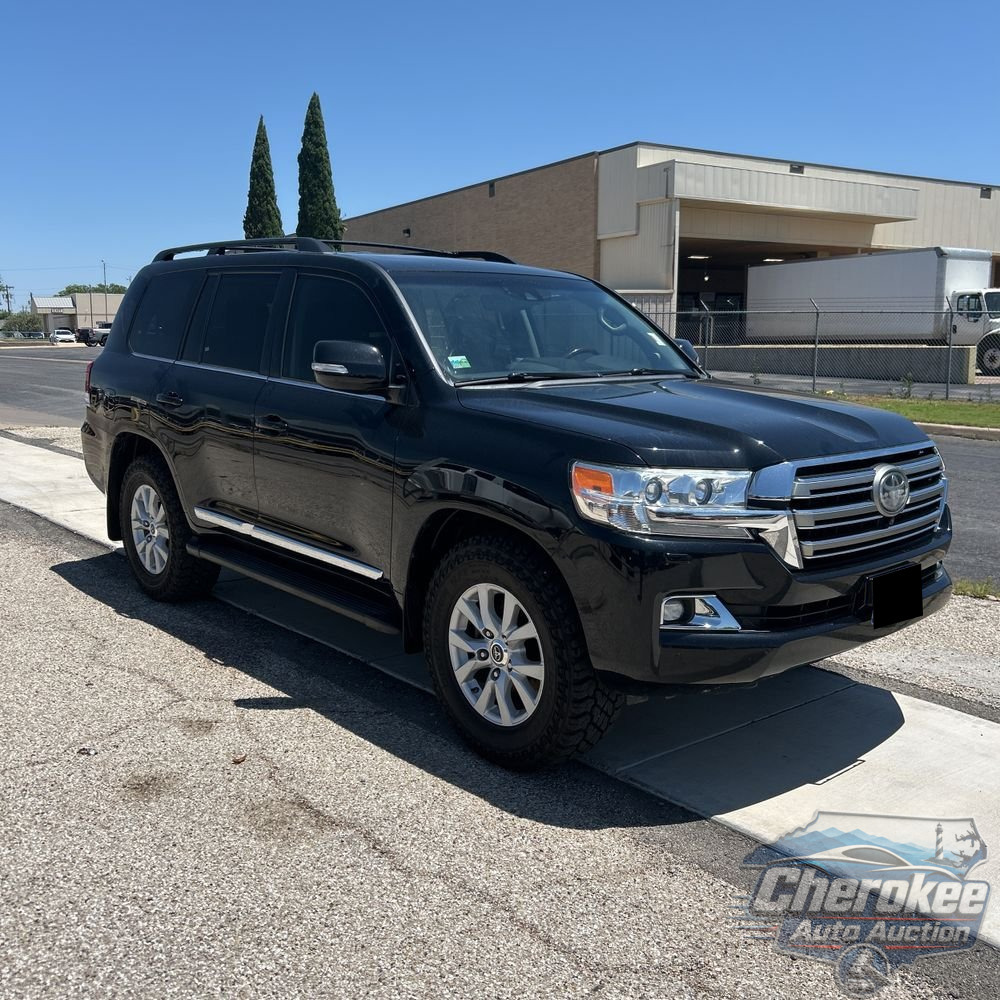 2016 Toyota Land Cruiser Base