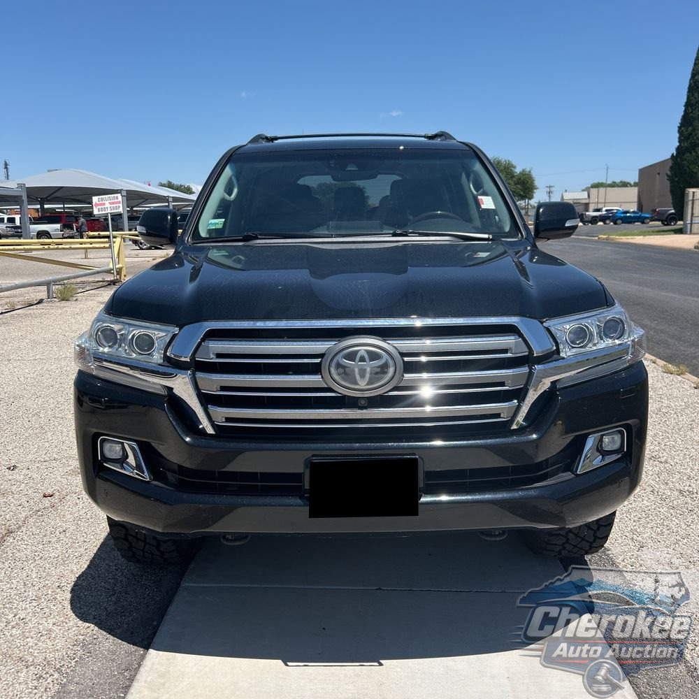 2016 Toyota Land Cruiser Base
