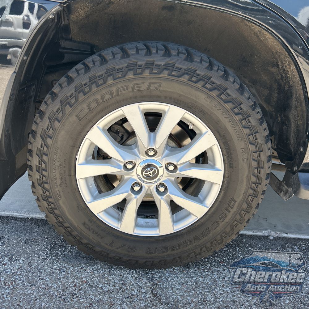 2016 Toyota Land Cruiser Base