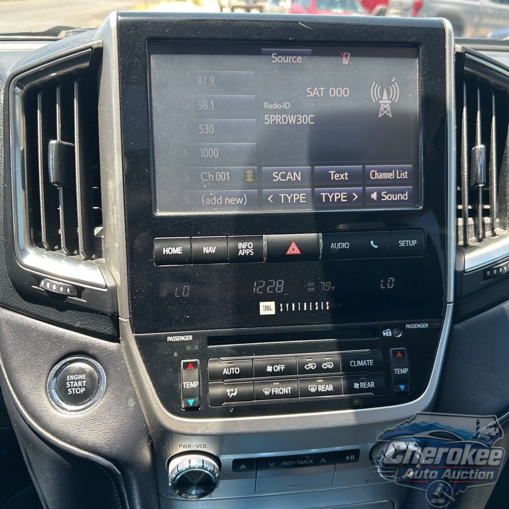 2016 Toyota Land Cruiser Base