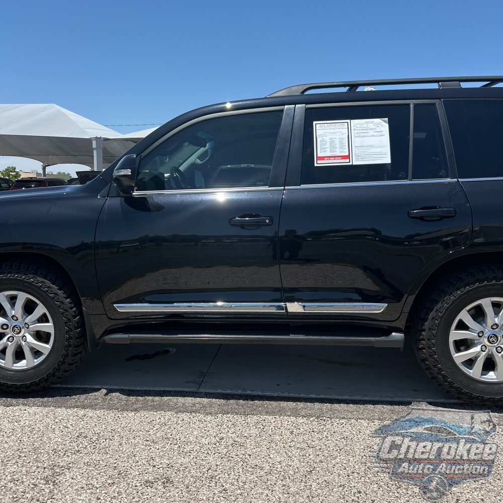 2016 Toyota Land Cruiser Base