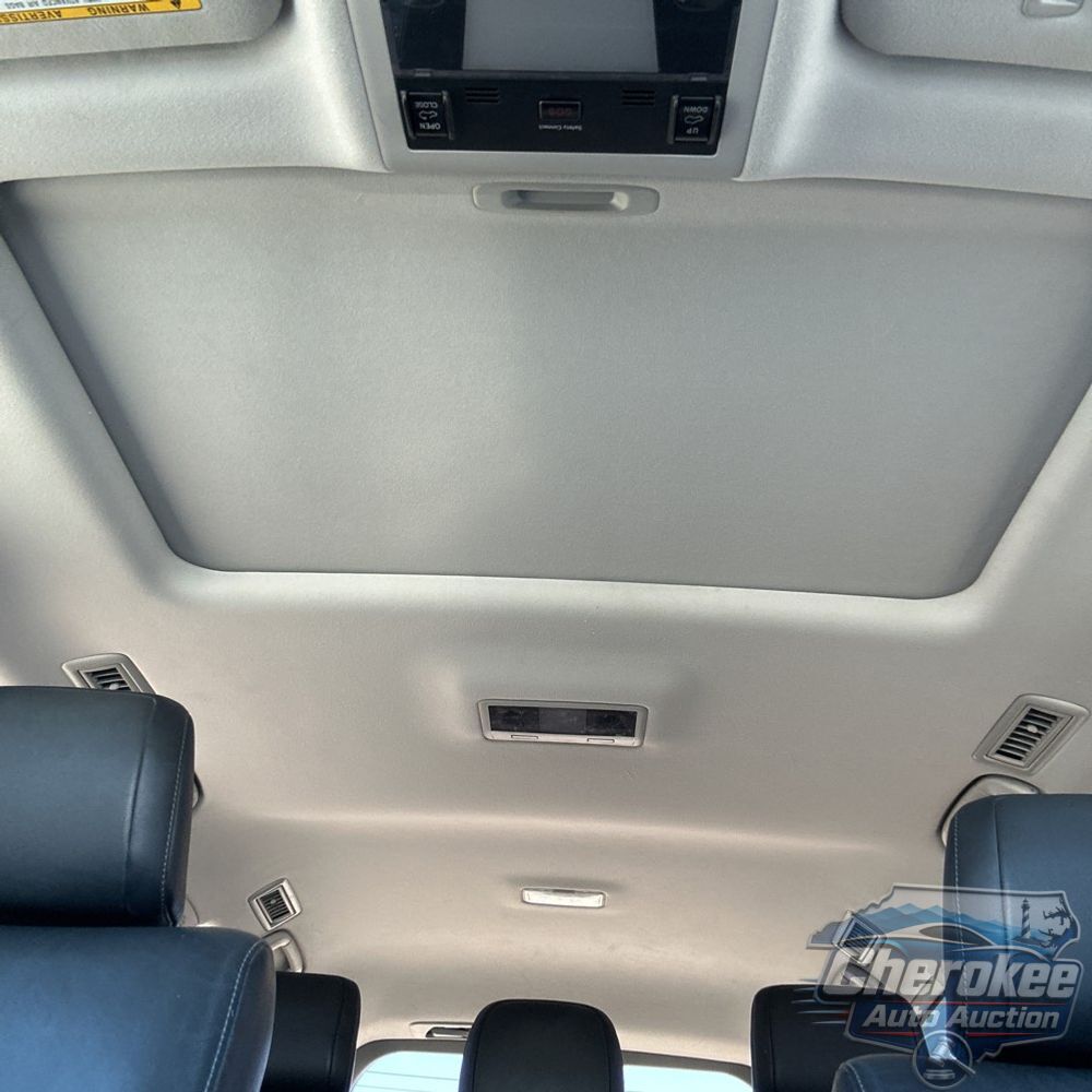 2016 Toyota Land Cruiser Base