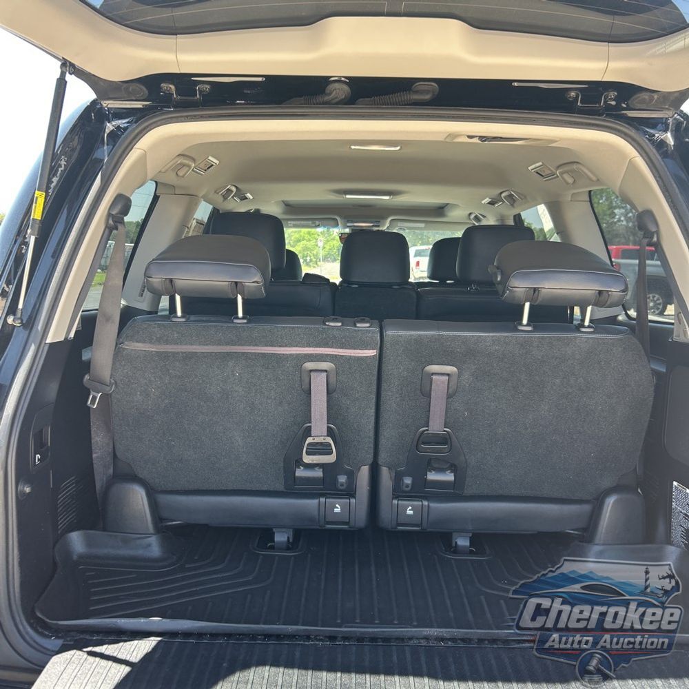 2016 Toyota Land Cruiser Base