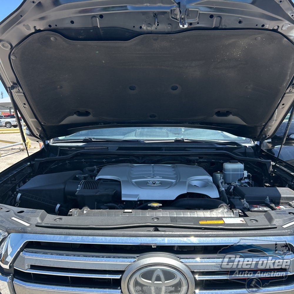 2016 Toyota Land Cruiser Base