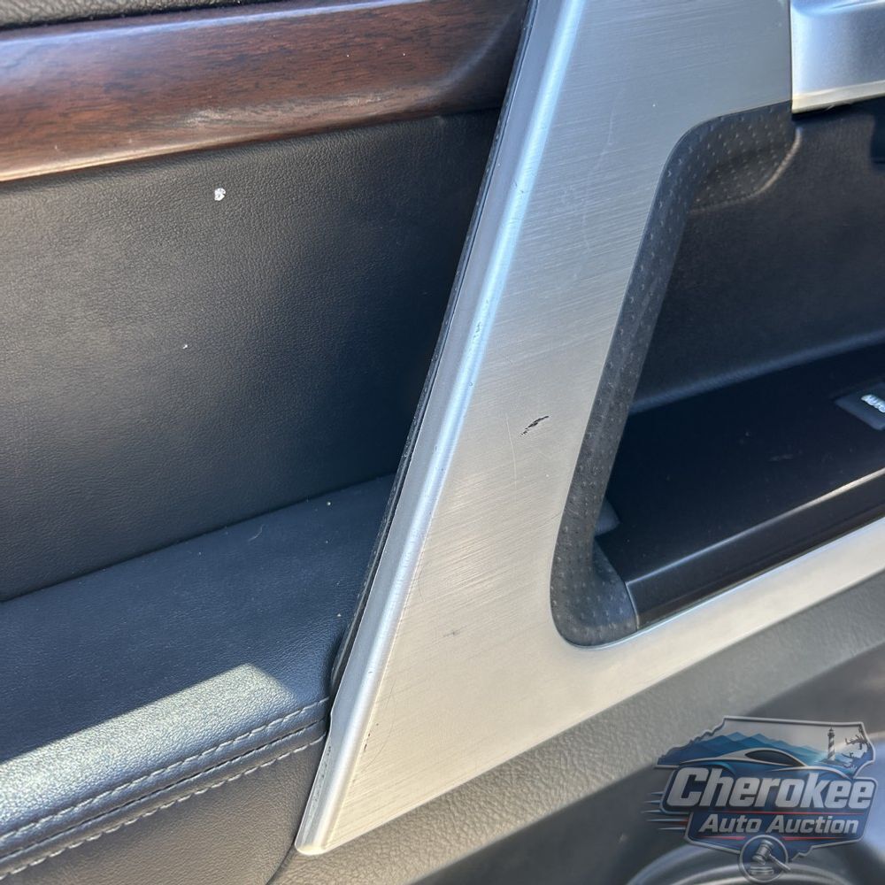 2016 Toyota Land Cruiser Base