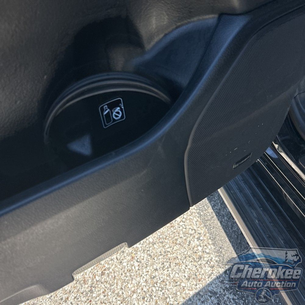 2016 Toyota Land Cruiser Base