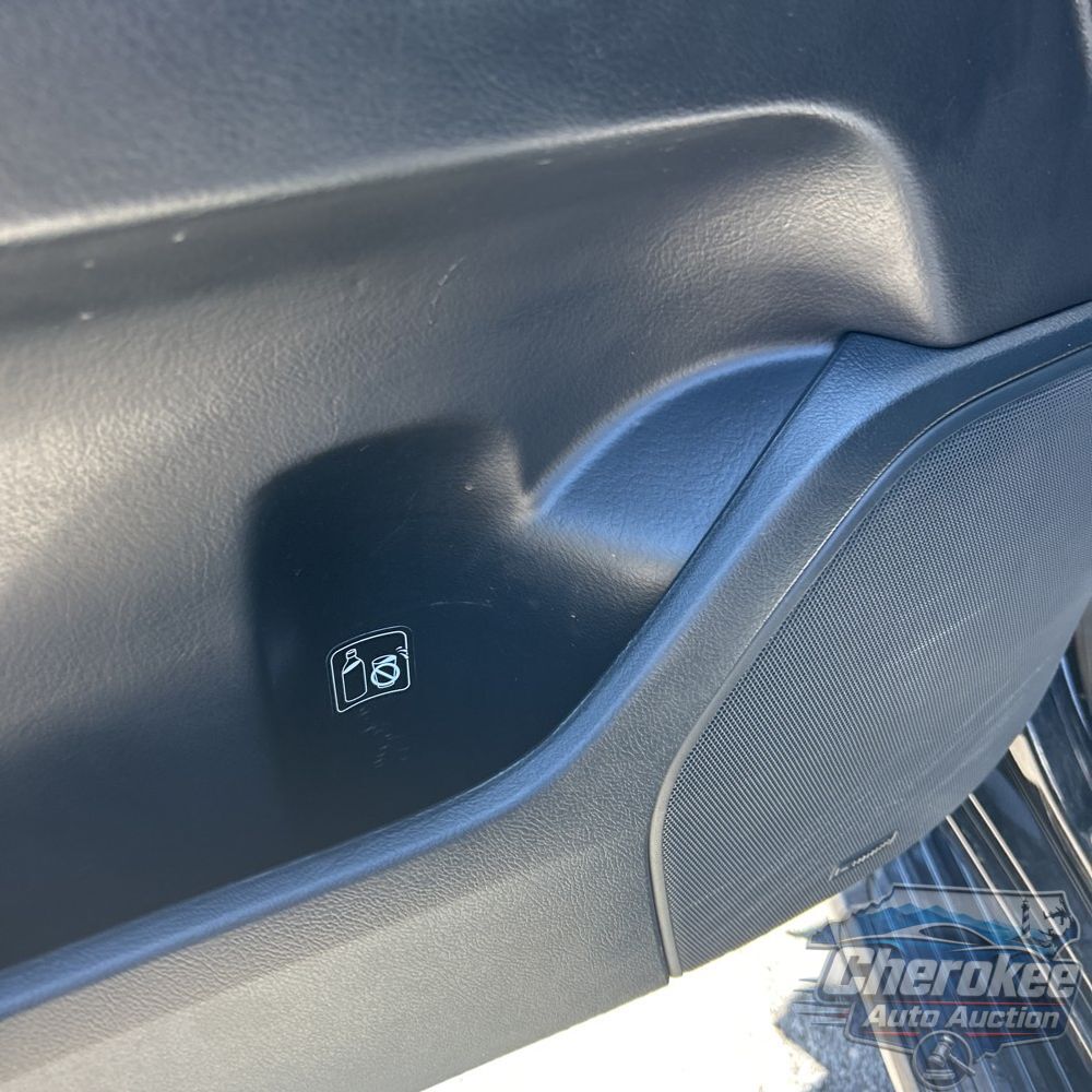 2016 Toyota Land Cruiser Base