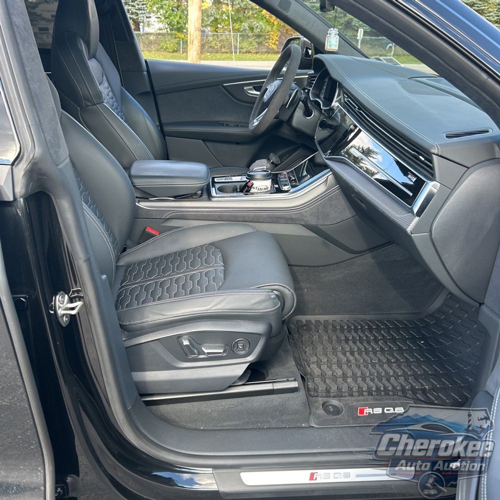 2024 Audi RS Q8 Base