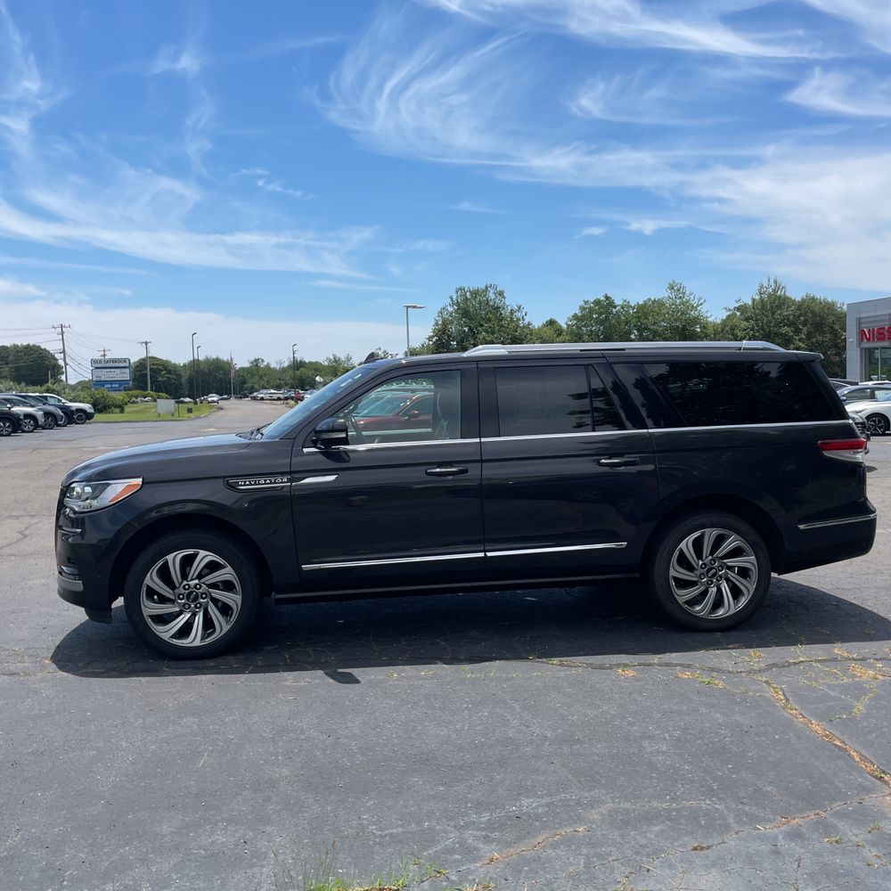 2022 Lincoln Navigator L Reserve