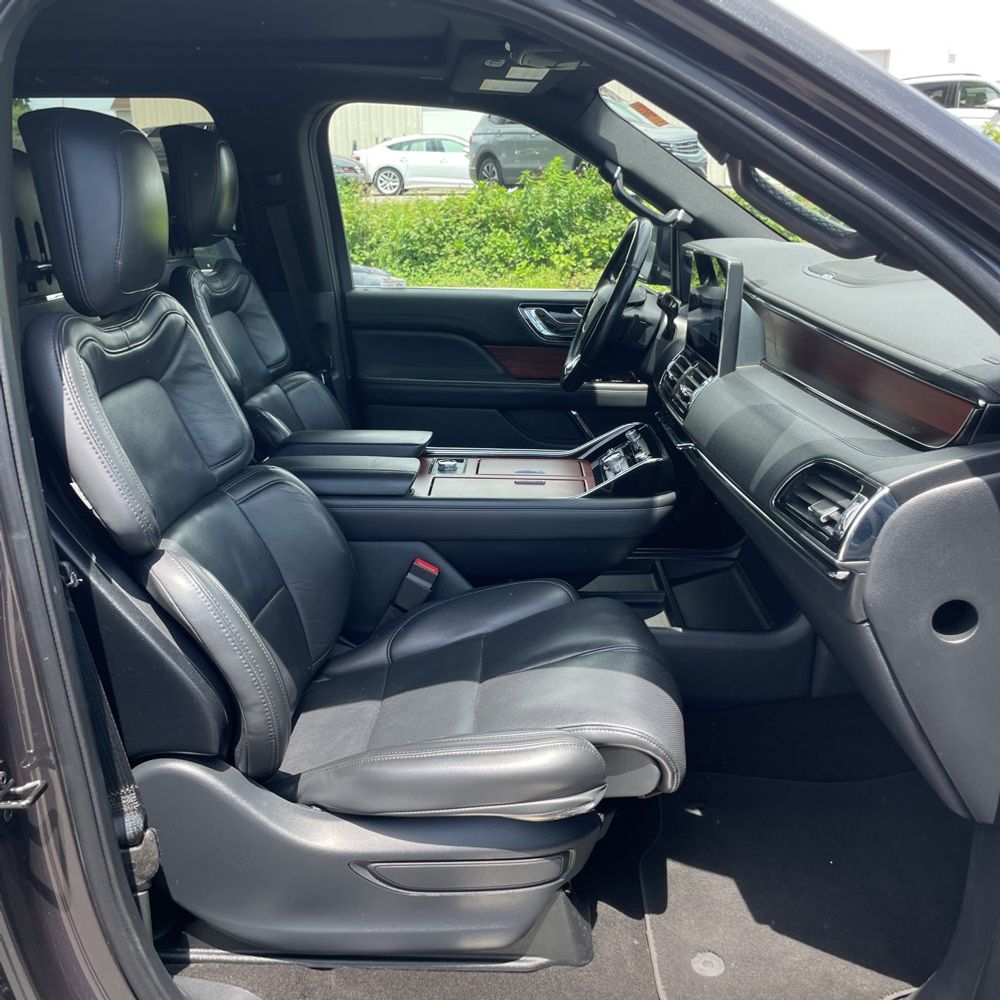 2022 Lincoln Navigator L Reserve