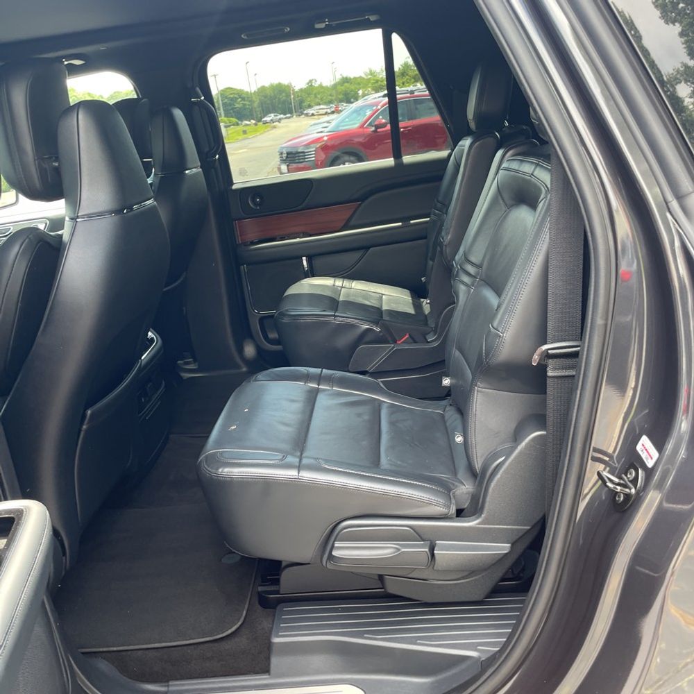 2022 Lincoln Navigator L Reserve