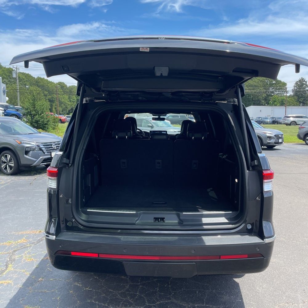 2022 Lincoln Navigator L Reserve
