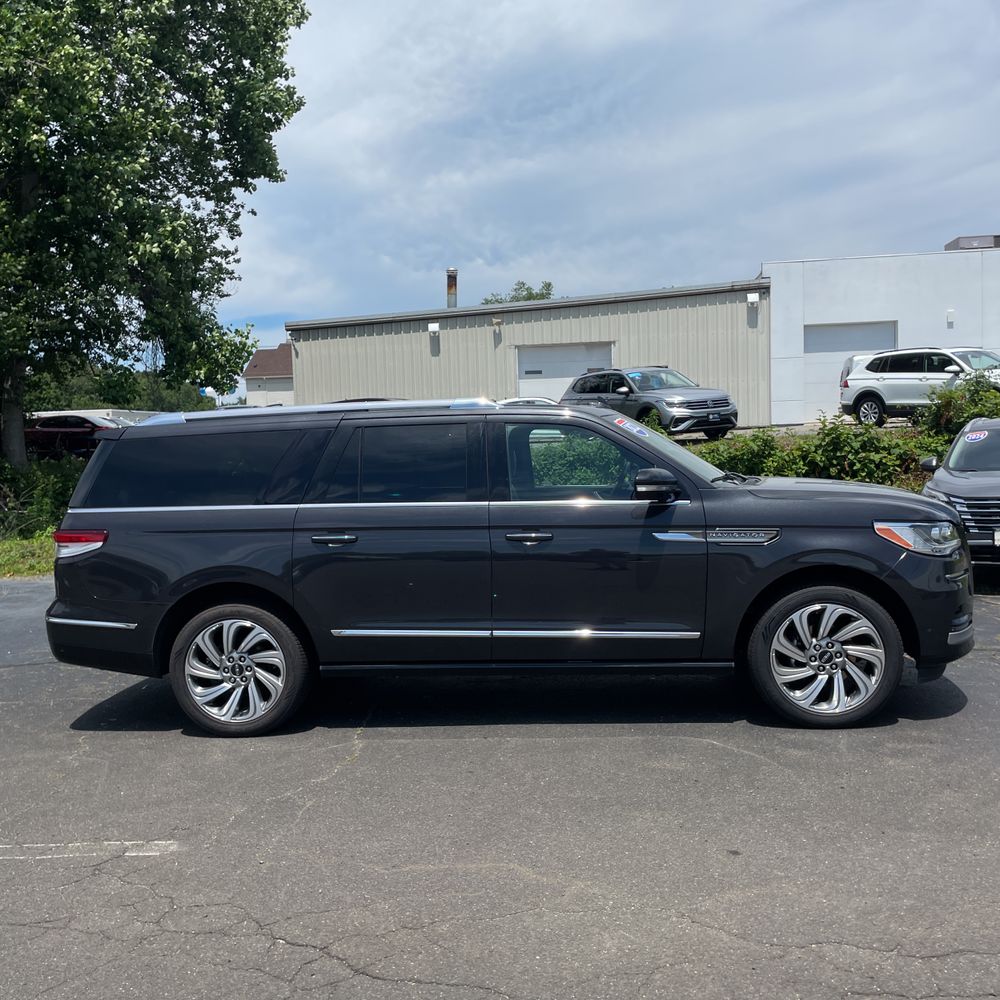 2022 Lincoln Navigator L Reserve