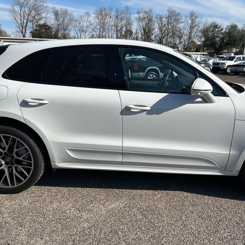 2021 Porsche Macan Turbo