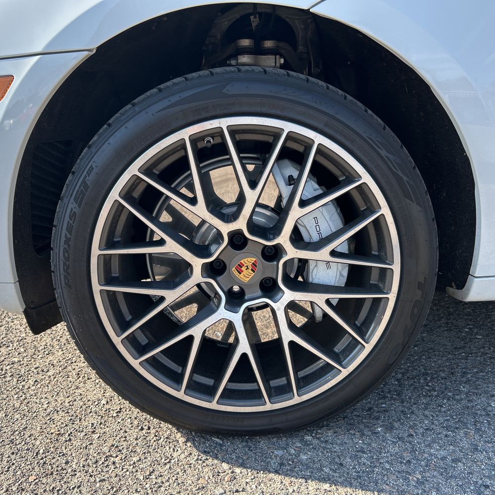 2021 Porsche Macan Turbo
