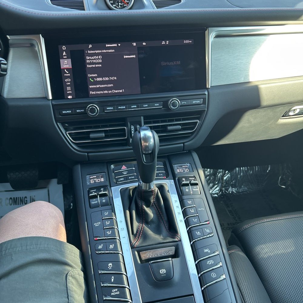 2021 Porsche Macan Turbo