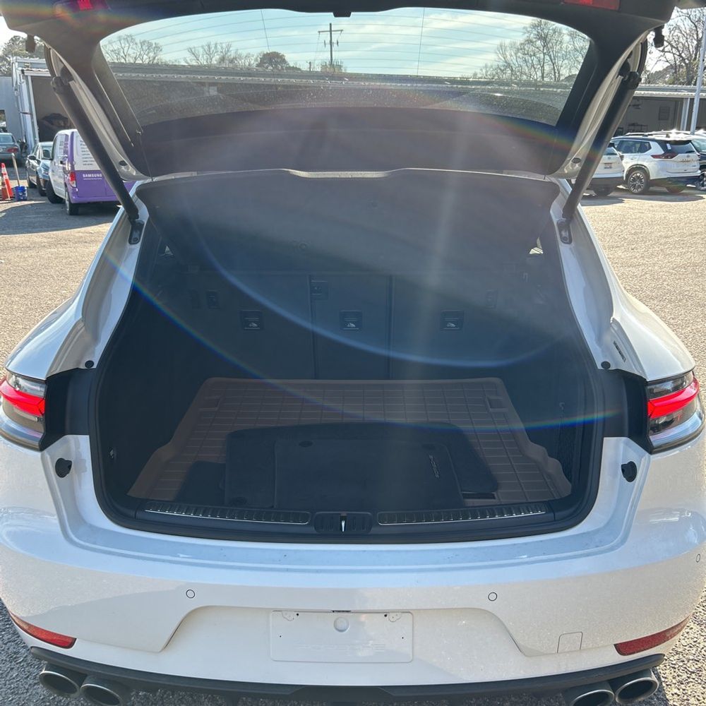 2021 Porsche Macan Turbo
