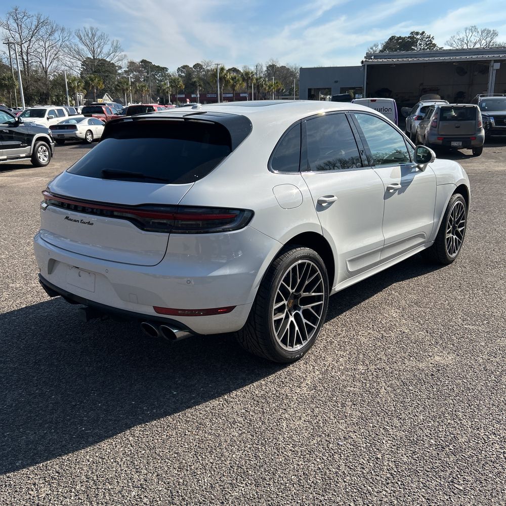 2021 Porsche Macan Turbo