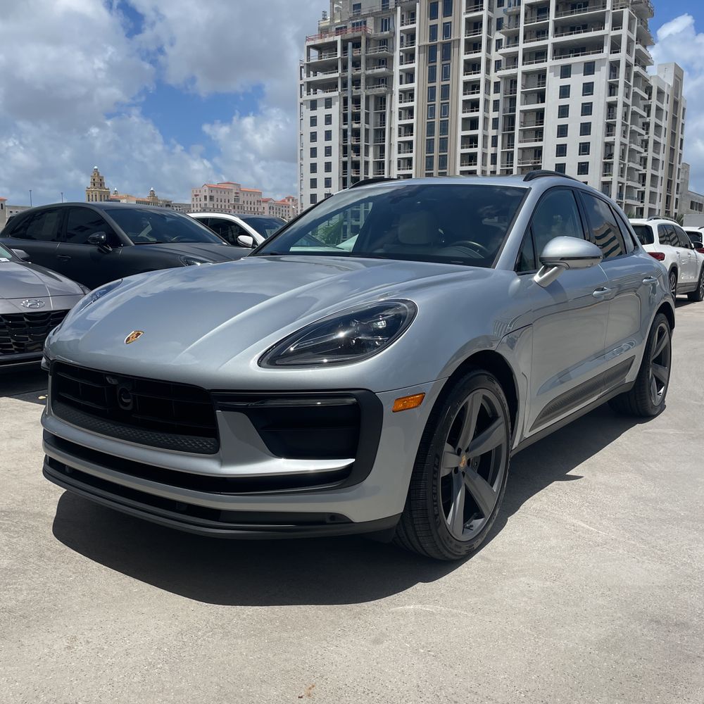 2024 Porsche Macan Base