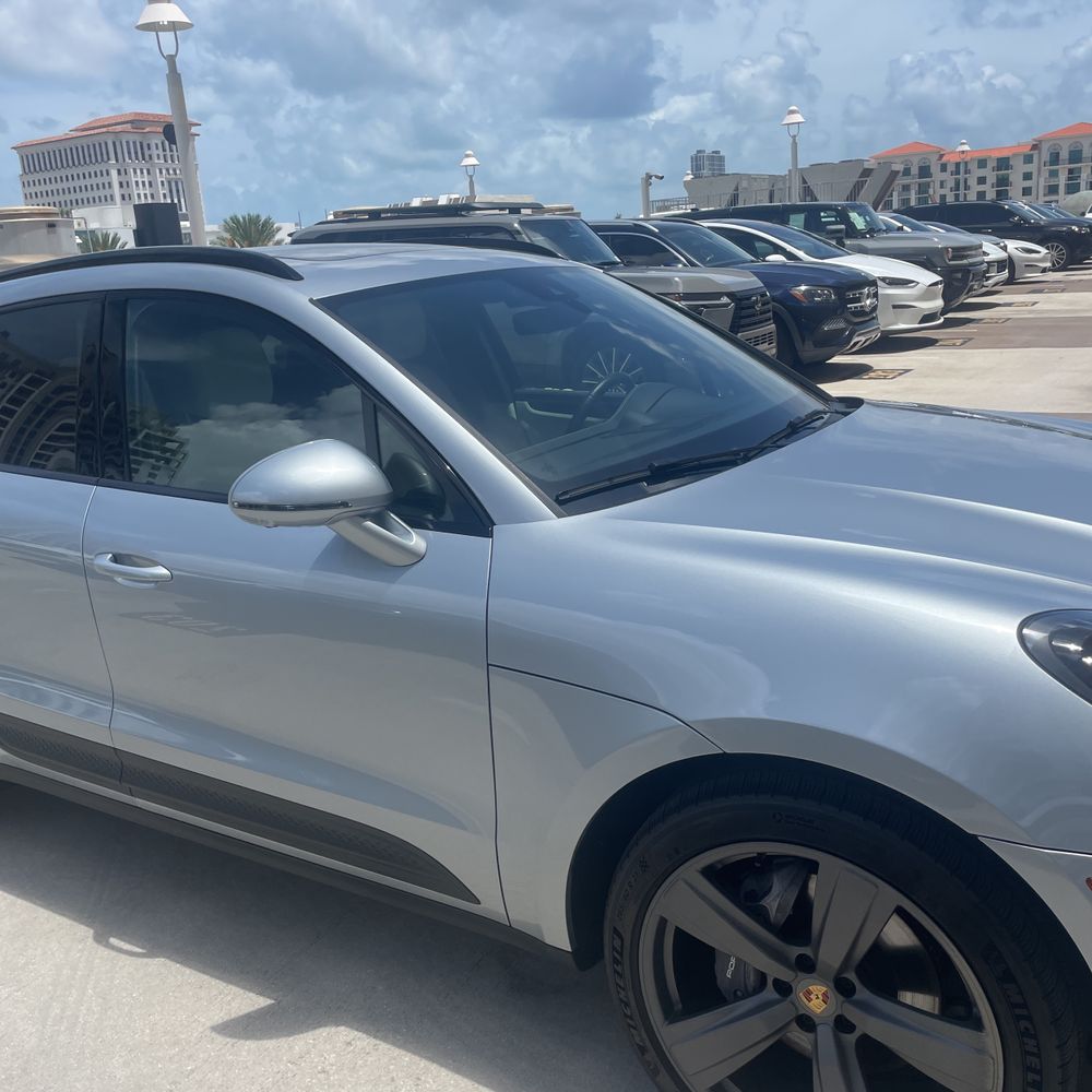 2024 Porsche Macan Base