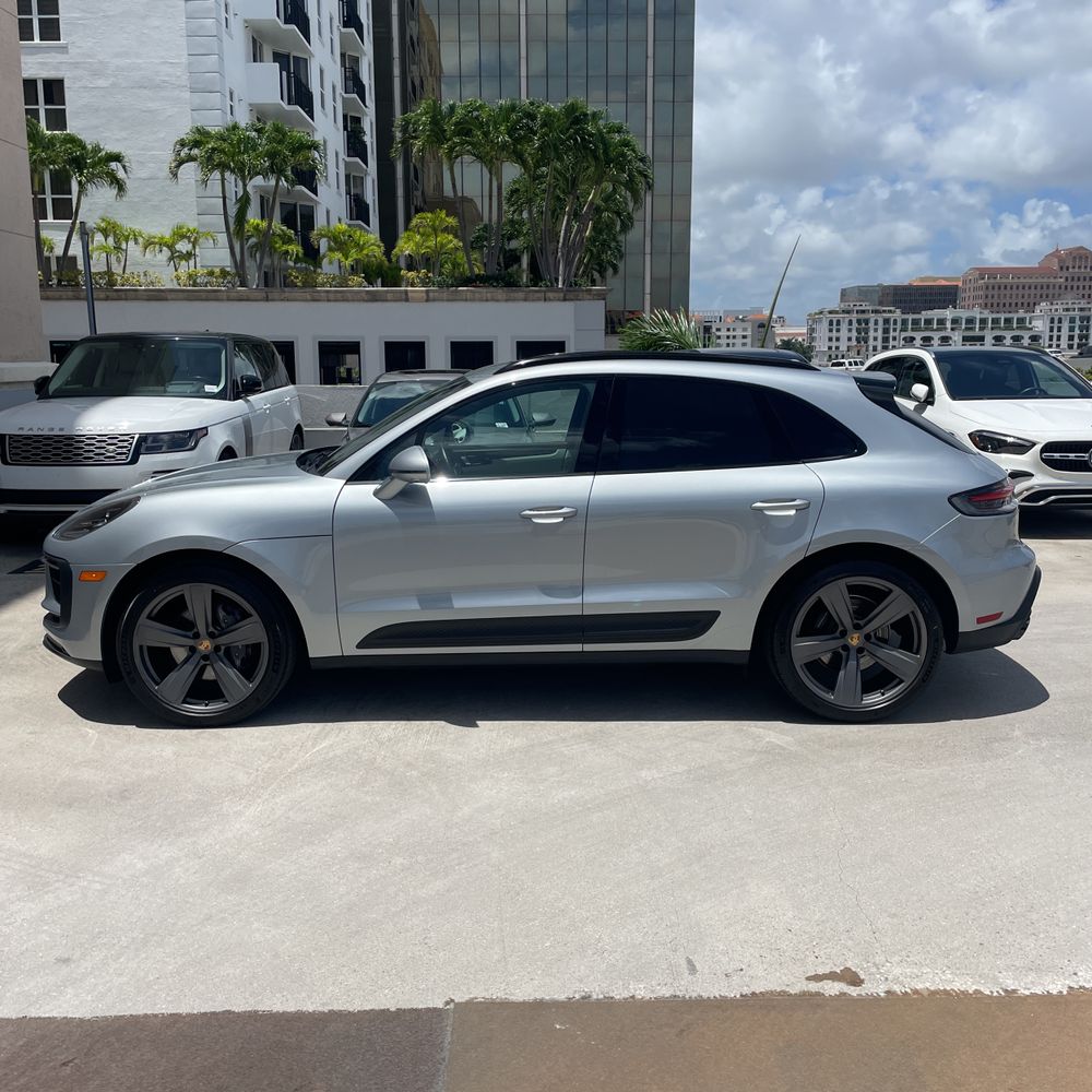 2024 Porsche Macan Base