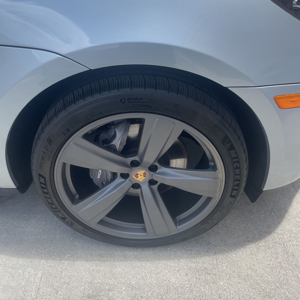 2024 Porsche Macan Base