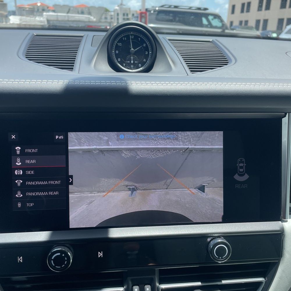 2024 Porsche Macan Base