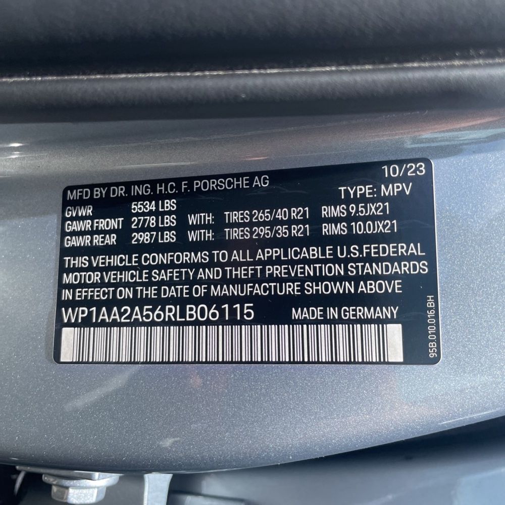 2024 Porsche Macan Base