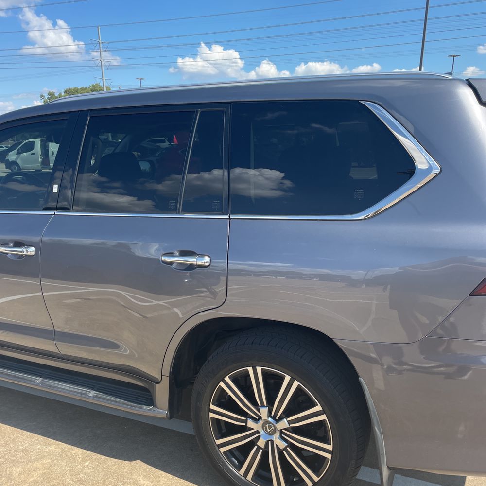 2019 Lexus LX 570 Two-Row