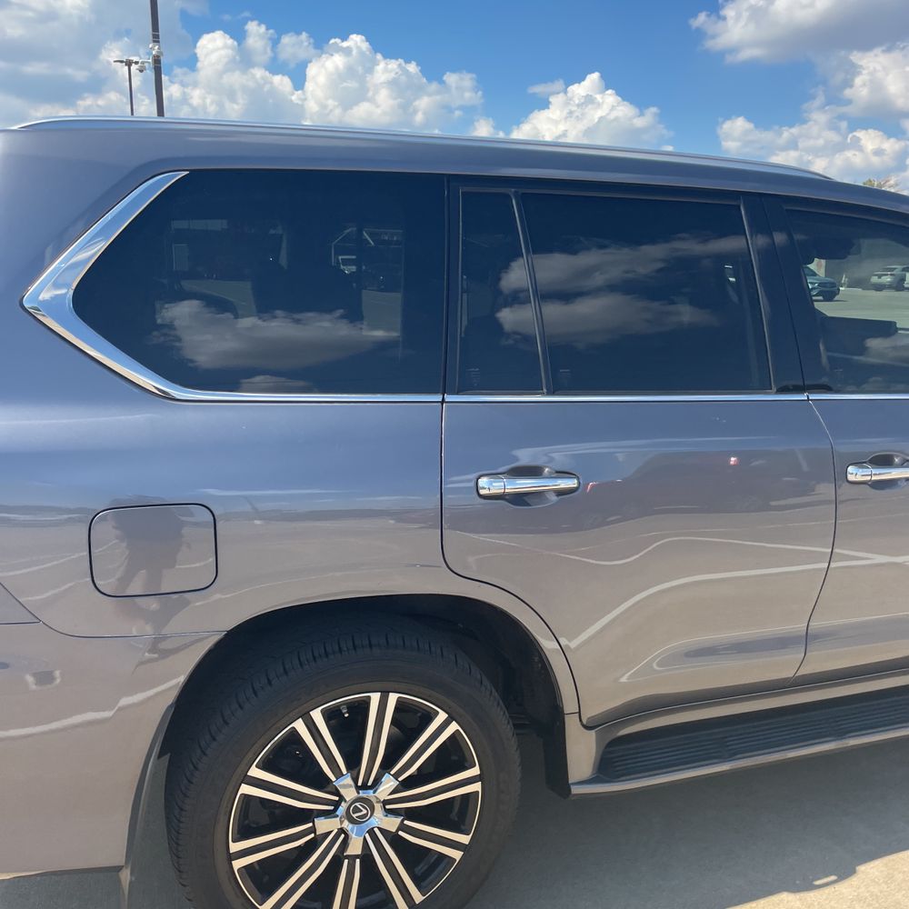 2019 Lexus LX 570 Two-Row