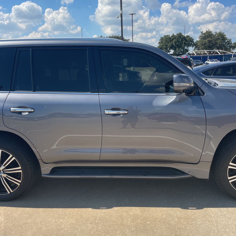 2019 Lexus LX 570 Two-Row