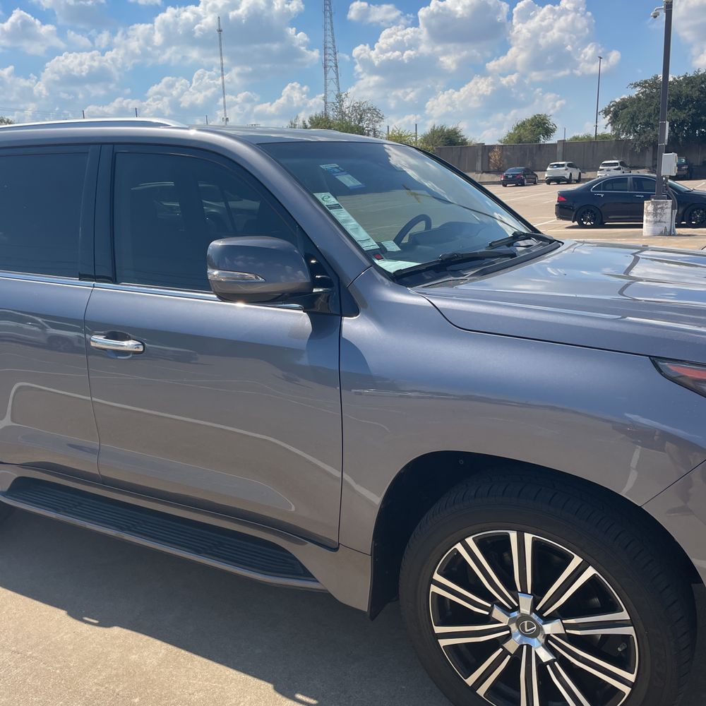2019 Lexus LX 570 Two-Row