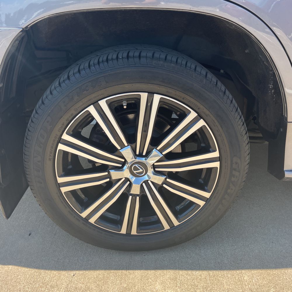 2019 Lexus LX 570 Two-Row