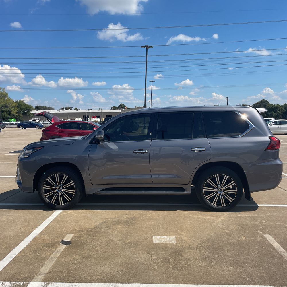 2019 Lexus LX 570 Two-Row