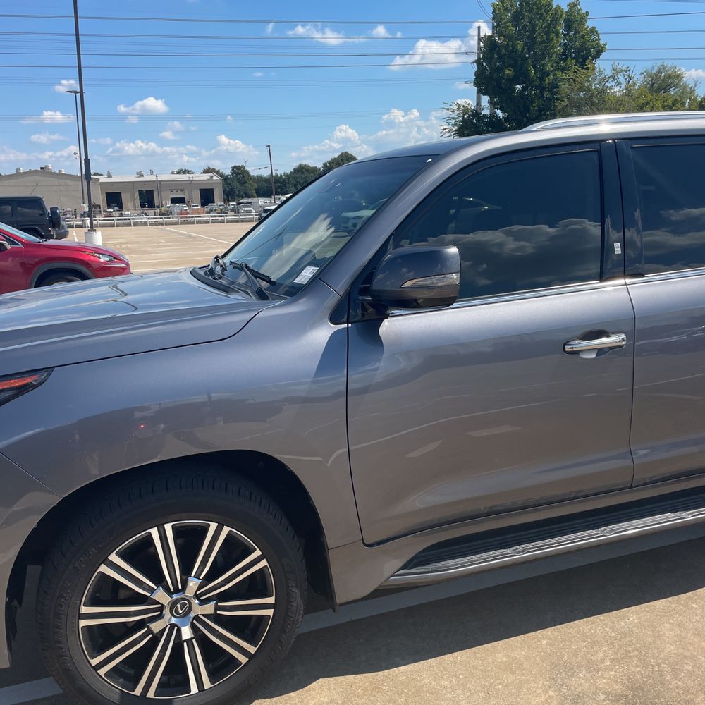 2019 Lexus LX 570 Two-Row