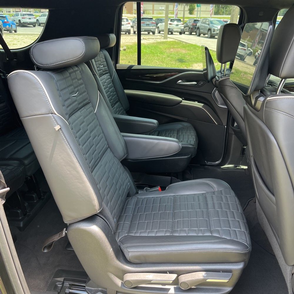 2024 Cadillac Escalade ESV Sport Platinum