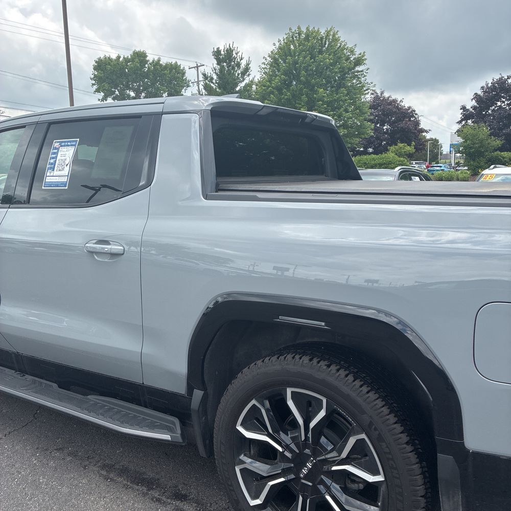 2025 GMC Sierra EV Denali